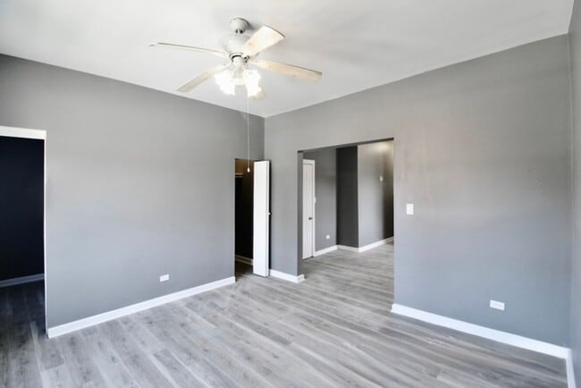 Photo - 2457 W 47th Pl Unidad 2457-2