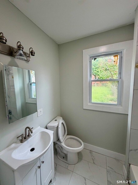 Photo - 139 Poplar St