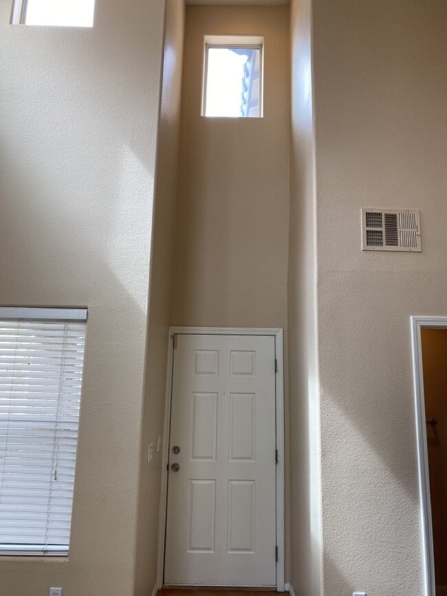 Photo - Stunning 3-bedroom, 2.5-bathroom rental