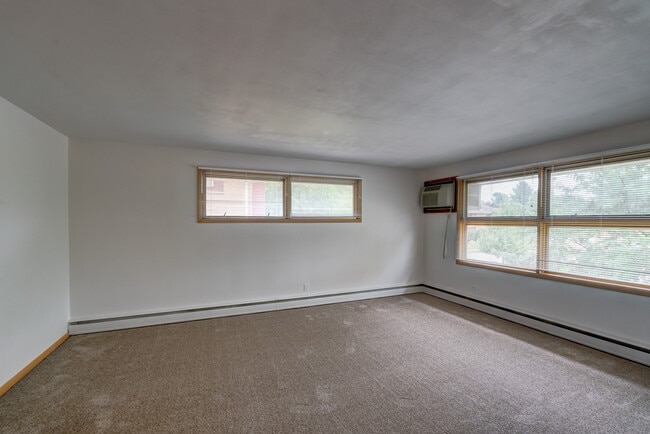 Photo - 4909 Ascot Ln Unidad #R2