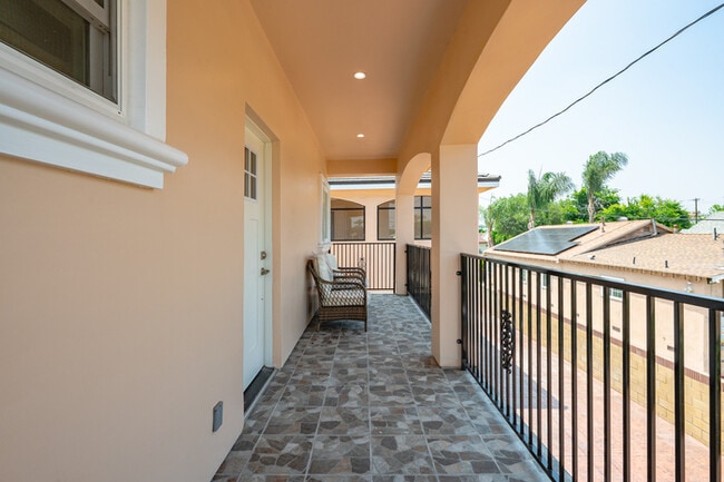 Stylish & Bright 2 Bed 2 Bath | Fully Furnished | Move-In Ready