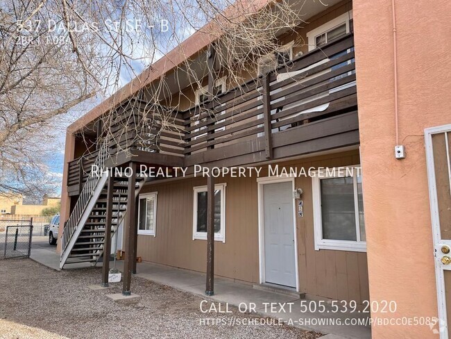 Building Photo - 2 Bedroom, 1 Bath In The SE! Unit B Rental