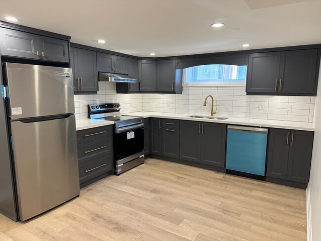Photo - Fantastic 2-Bedroom Legal Apartment for Rent in Whitby