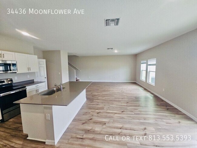 34436 Moonflower Ave