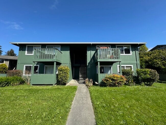 Building Photo - 2242 Heather Ln Unit D