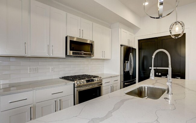 Photo - 836 Varnum St NW Unidad 202