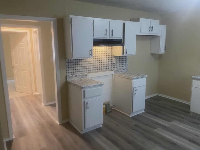 Photo - 95 W Mallory Ave