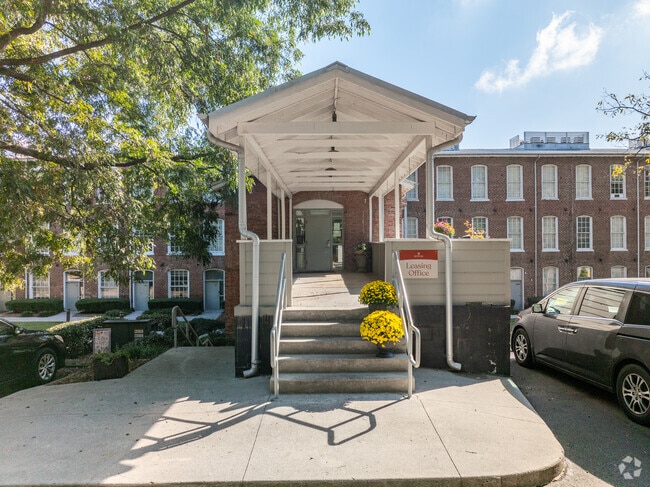 Leasing Office Entrance