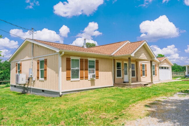Photo - 1503 Cornersville Hwy