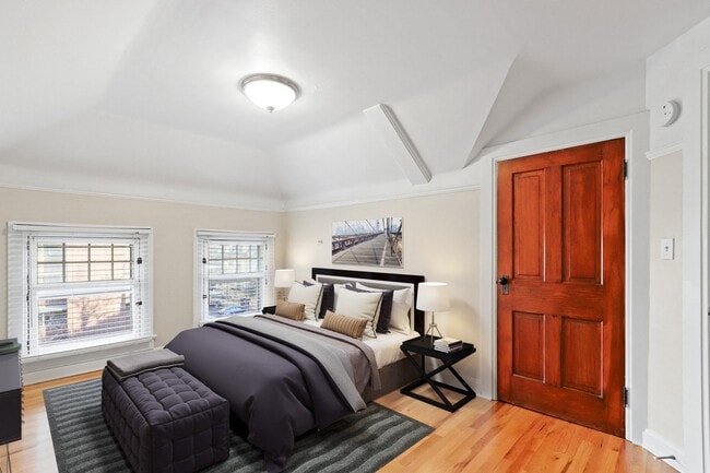 Photo - 1376 N Williams St