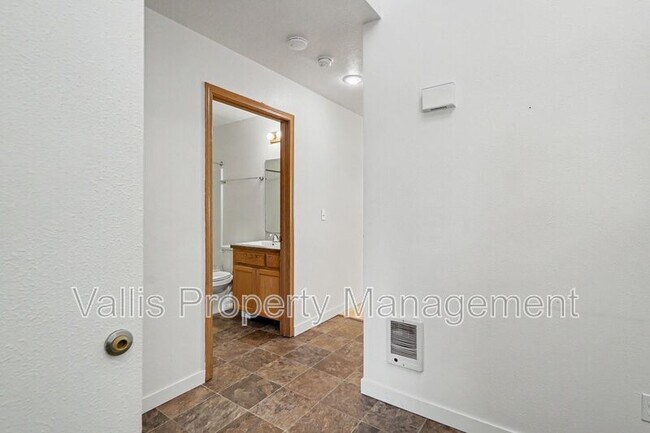 Photo - 5262 Springcrest Dr S