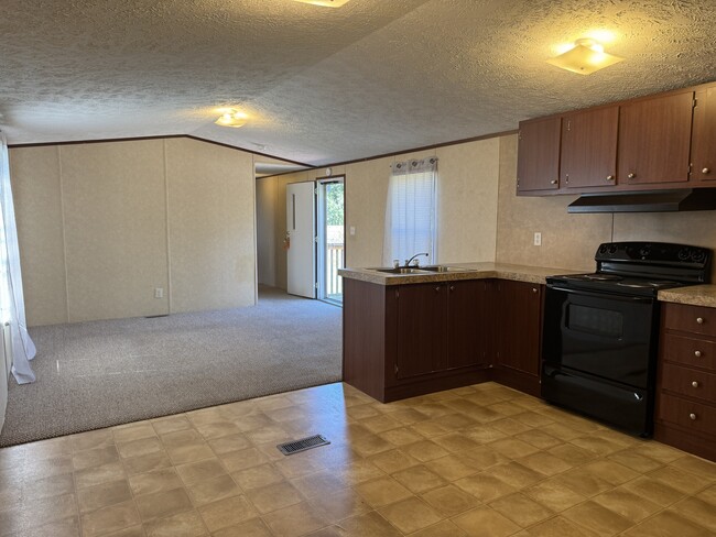 Photo - 330 Gaither Rd