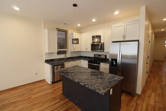 Photo - 2054 W Division St Unit 2