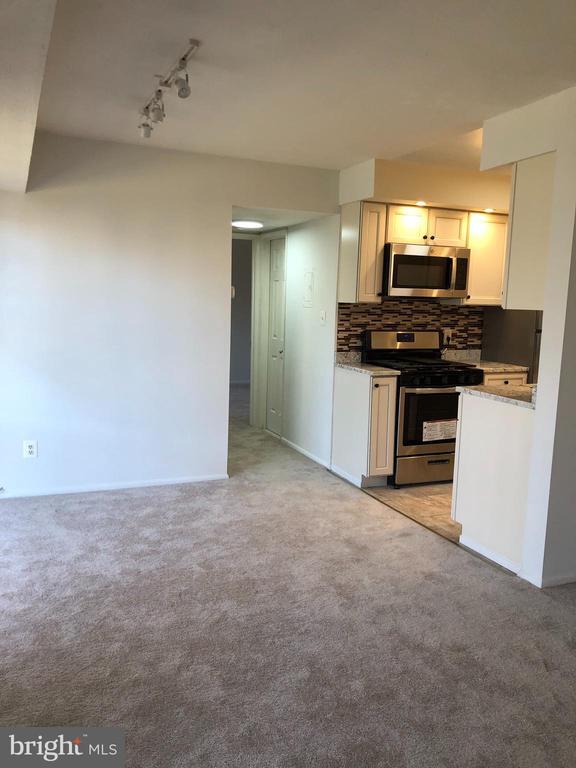 Photo - 4943 Americana Dr Unit 103