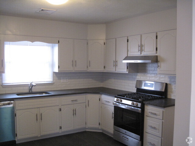 Building Photo - 20 Beechwood Ave Unit 13 Rental