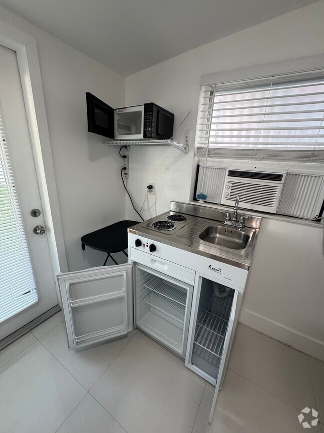 Building Photo - 6242 SW 24th St Rental