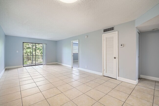 Living Room Space 4 - Viewmax Apartments - Viewmax Apartments