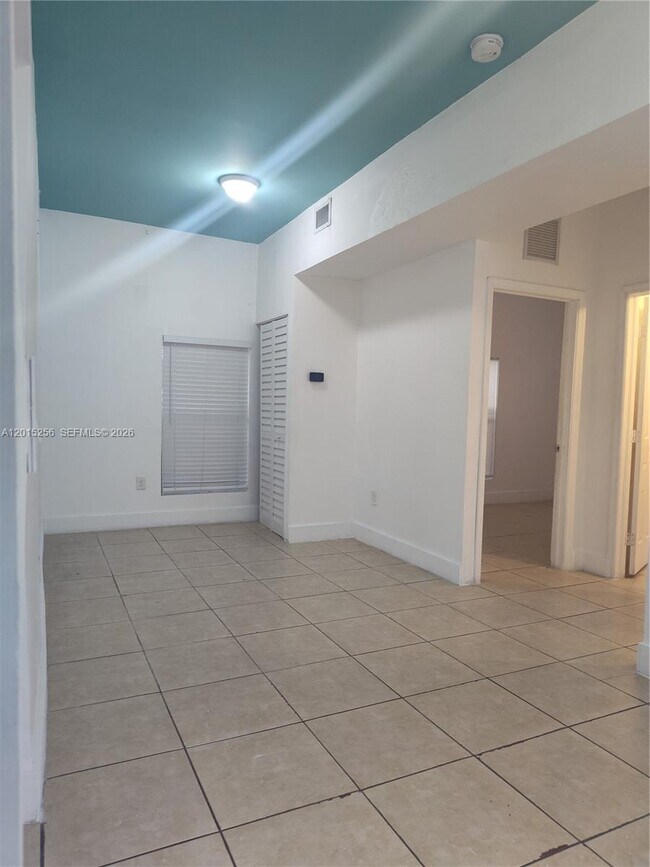 Photo - 8028 NW 5th Ct Unidad Rear