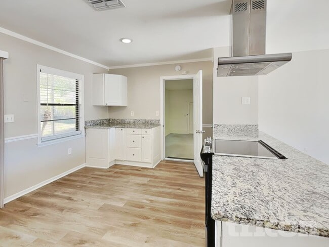 Photo - 1439 Leafwood Ct