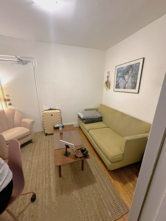 Photo - 496 Montrose Ave - 17 Unité 17