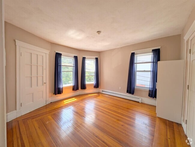 Building Photo - 21 Dover St Unit 2 Rental