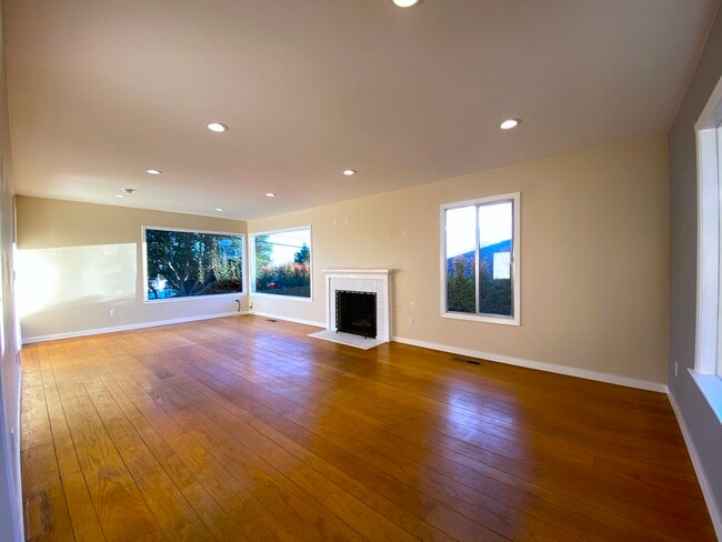 Photo - 7659 Stockton Ave