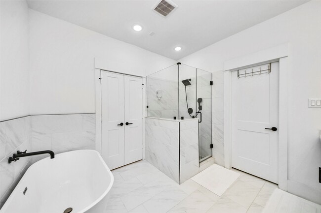 Building Photo - 1837 Flowing Springs Trail Rental