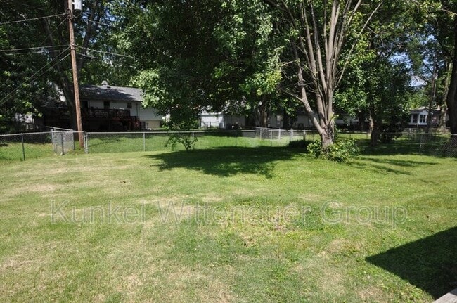 Photo - 209 Whitehall Dr