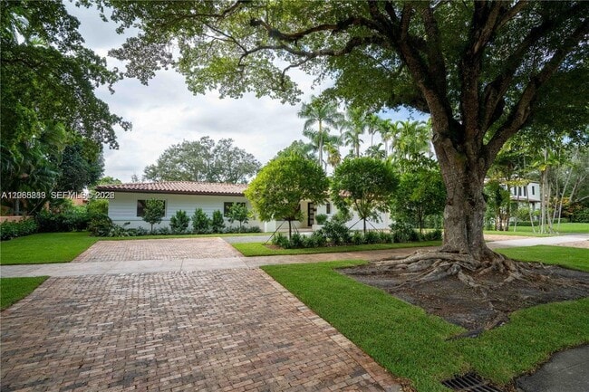 Photo - 4150 Monserrate St