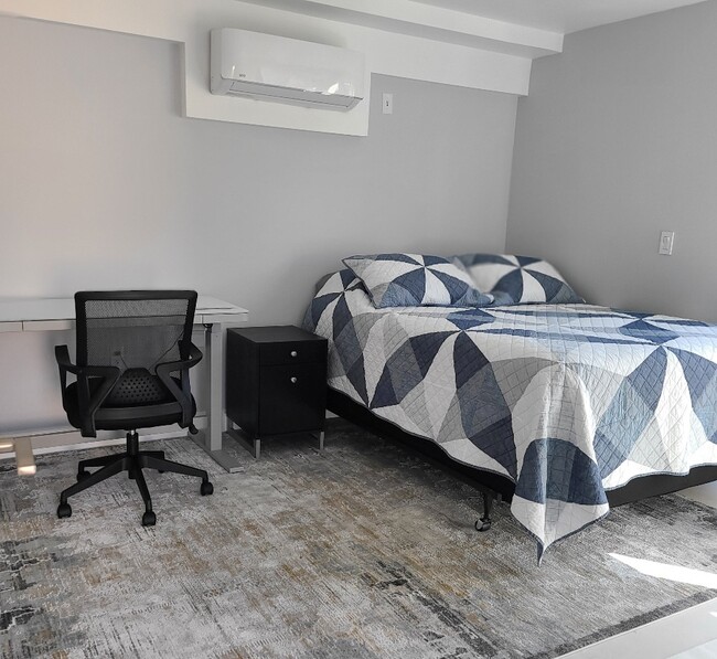 Photo - 2504 23rd St Unit #A FURNISHED