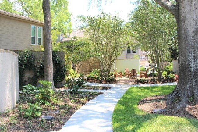 Photo - 12625 Memorial Dr Unidad 127