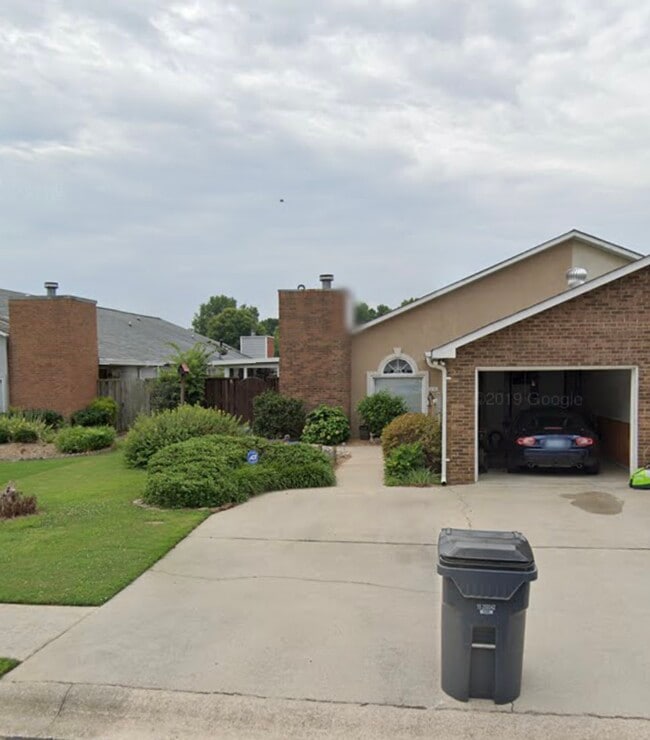 Building Photo - 160 Garden Ct