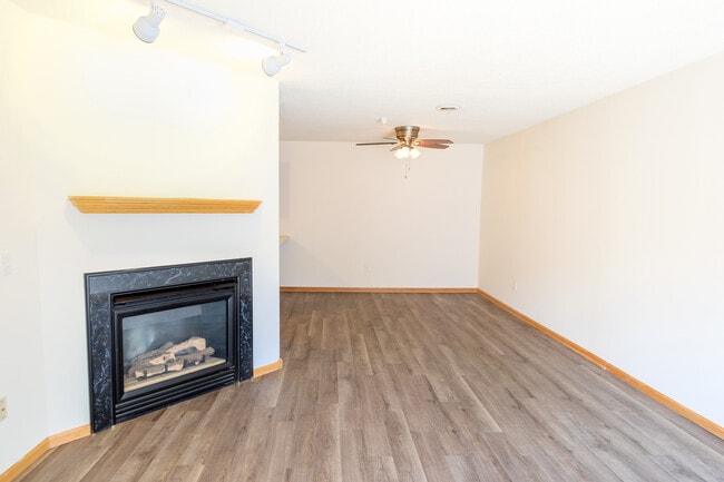 Photo - Oak Pointe Townhomes