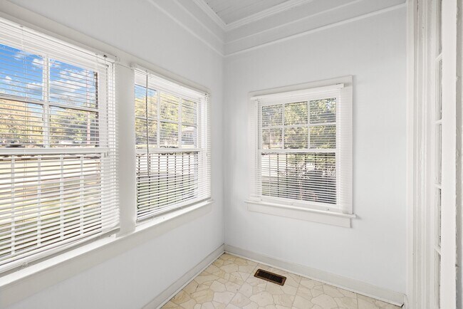 4948 Farrell Ave