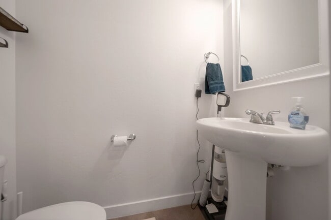 5659 Coastal Ridge Ln