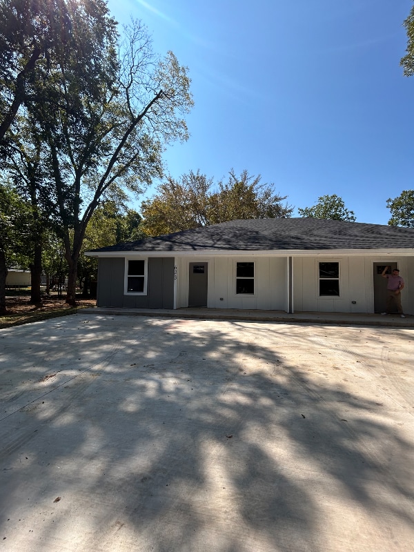 Building Photo - 623 W Locust St Rental