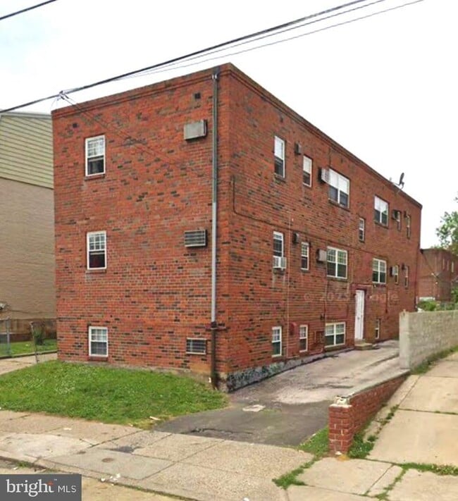 Photo - 6010 Bingham St