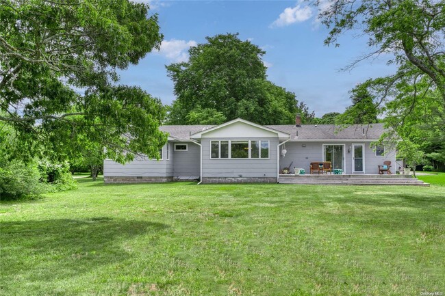 Photo - 1175 Waterview Dr House