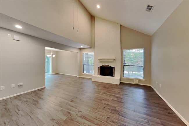 Photo - 2 River Birch Ln