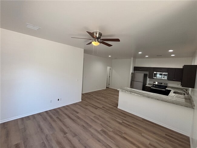 Photo - 2553 Sycamore Ave