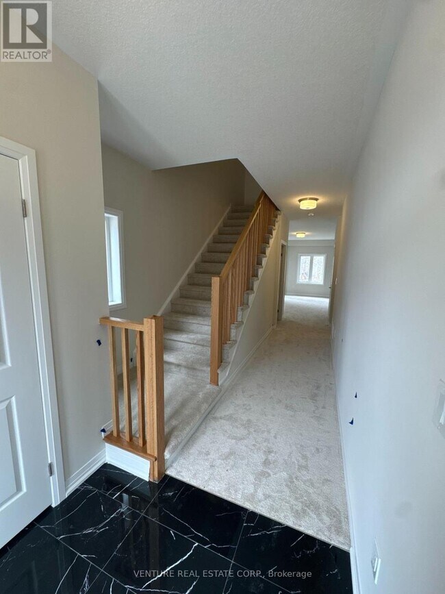 Photo - 660 Colborne St W