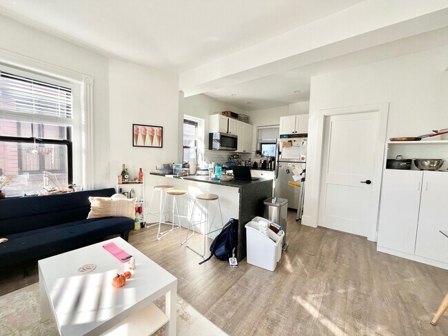 Building Photo - 1510 Tremont St Unit 2