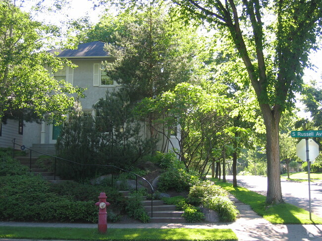 Building Photo - 202 Russell Ave S Rental