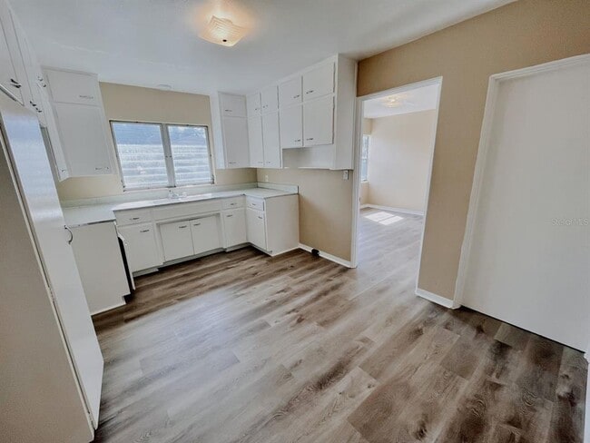 Photo - 318 Carey Pl