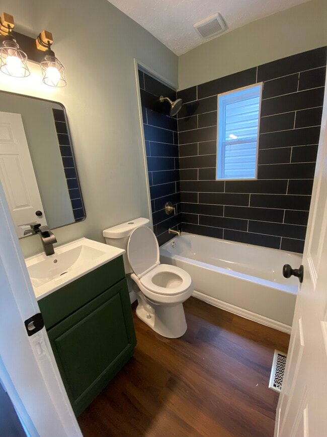 Photo - 3344 Spokane Ave