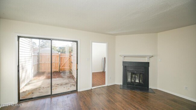 Photo - Townhouse close to Western Blvd and BASE!