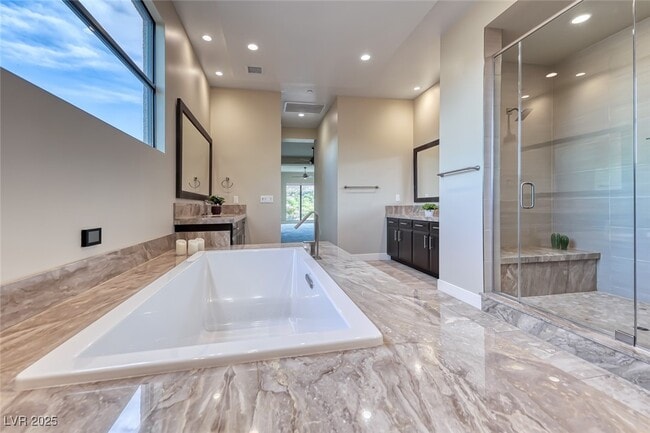 Building Photo - 72 Bella Lago Ave