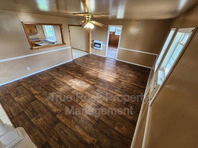 Photo - 410 N Division St