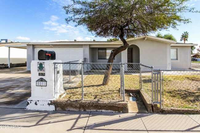 Photo - 5501 N 68th Ave House