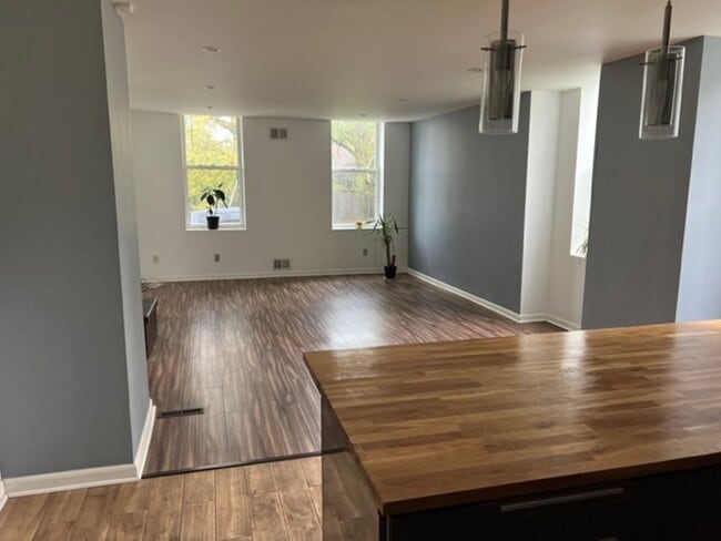 Photo - Spacious home 4 bedroom 2 1/2 bath Pittsburgh PA 15201